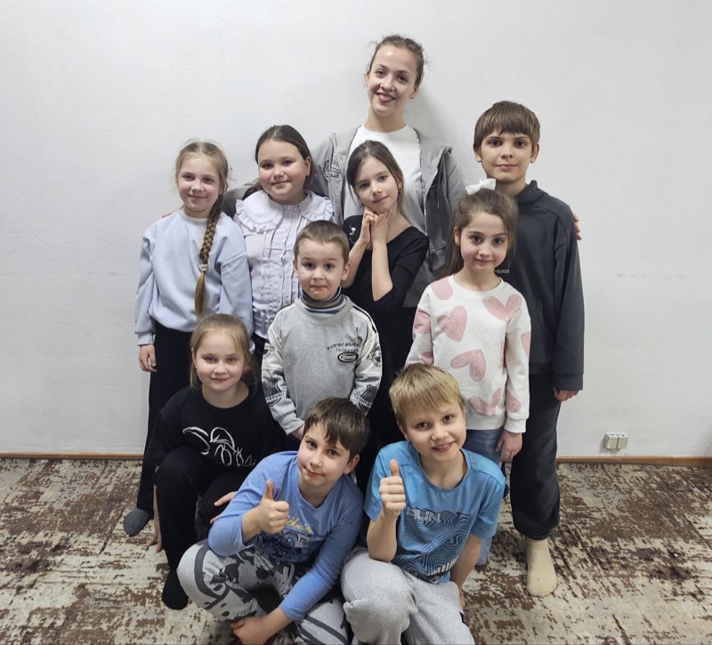 Дети на сцене