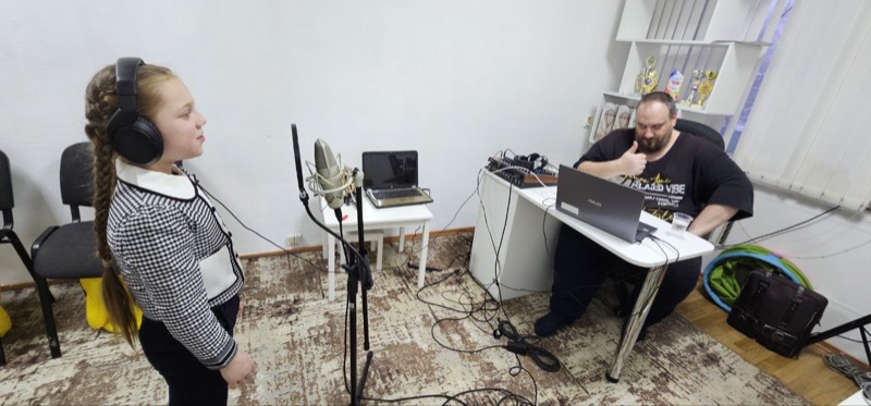 Занятие по эстрадному вокалу